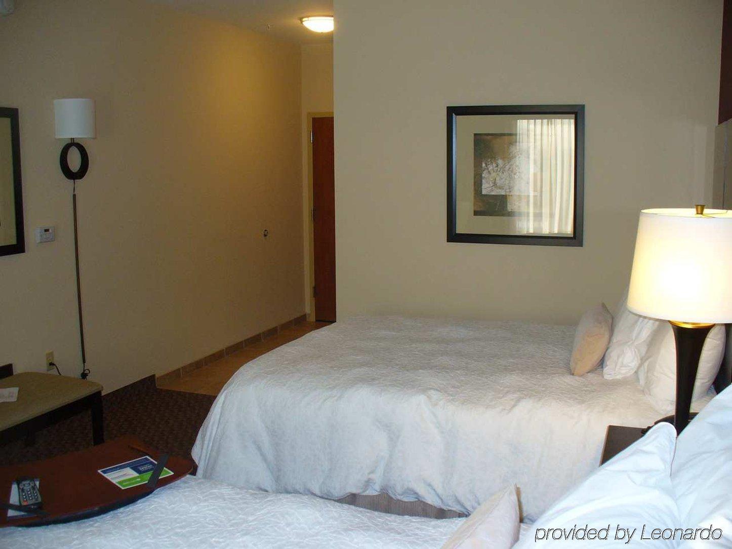 Hampton Inn & Suites Enid Номер фото